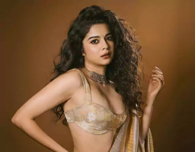 Mithila Palkar Turns Heads in Timeless Saree Glam